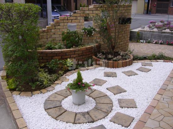 施工例 かわいい庭の花壇コーナーデザイン 兵庫県太子町