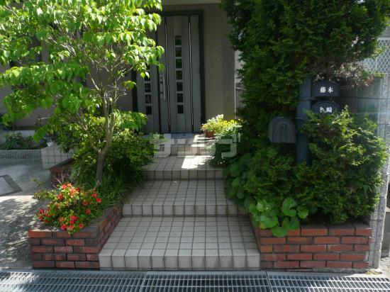 施工例 玄関アプローチのリフォーム花壇 兵庫県姫路市