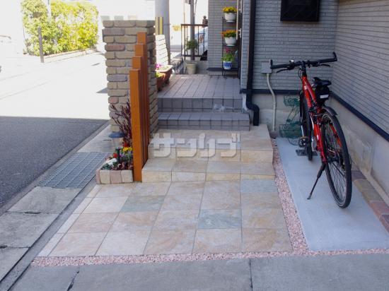 施工例 外構リフォーム 玄関横の自転車置き場 兵庫県揖保郡太子町